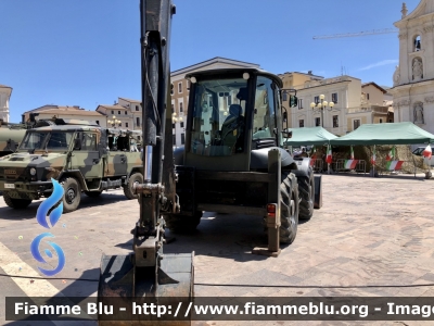 Komatsu WB97S5 
Esercito Italiano 
9’ reggimento Alpini L’Aquila 
Battaglione Multifunzionale Vicenza 
MACC. OP. EI DB 127 
Parole chiave: Komatsu WB97S5 Esercito Italiano MACC. OP. EI DB 127