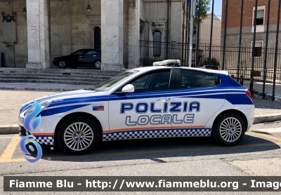 Alfa Romeo Nuova Giulietta restyle 
Polizia Locale 
Comune di Avezzano 
POLIZIA LOCALE YA 632 AF
Allestimento Bertazzoni 
Parole chiave: Alfa-Romeo Nuova_Giulietta_restyle POLIZIALOCALEYA632AF