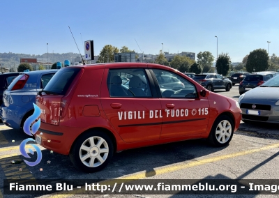 Fiat Punto III serie 
Vigili del Fuoco 
Comando provinciale di Pescara 
VF 22715
Parole chiave: Fiat Punto_IIserie VF22715