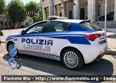 Alfa Romeo Nuova Giulietta restyle 
Polizia Locale 
Comune di Avezzano 
POLIZIA LOCALE YA 632 AF
Allestimento Bertazzoni 
Parole chiave: Alfa-Romeo Nuova_Giulietta_restyle POLIZIALOCALEYA632AF