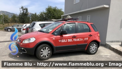 Fiat Sedici 
Vigili del Fuoco 
Comando provinciale di L’Aquila 
Autovetture donata da Reale Mutua 
VF 25655
Parole chiave: Fiat Sedici VF25655