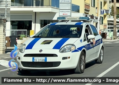 Fiat Punto VI serie 
Polizia Locale 
Comune di Alba Adriatica 
POLIZIA LOCALE YA 270 AN
Parole chiave: Fiat Punto_VIserie POLIZIALOCALEYA270AN