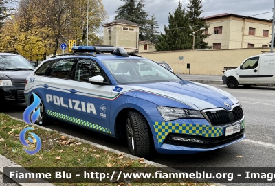 Skoda Superb Wagon III serie restyle 
Polizia di Stato 
Polizia Stradale in servizio sull’autostrada A24/A25 “Strada dei Parchi” 
POLIZIA M6645
Parole chiave: Skoda Superb_Wagon_IIIserie_restyle POLIZIAM6645