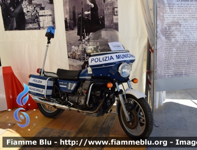 Moto Guzzi 850-T3
Polizia Municipale
Comune di L'Aquila
Mezzo Storico
Parole chiave: Moto Guzzi_850-T3