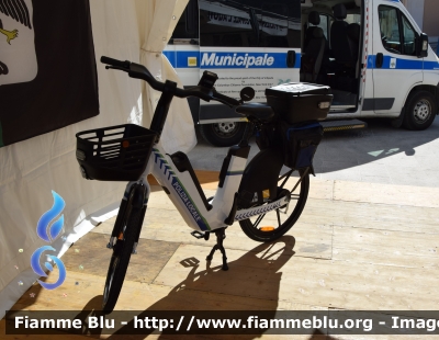 Bici Elettrica
Polizia Locale
Comune di L'Aquila
Parole chiave: Bici Elettrcica