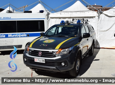 Fiat Fullback
Guardia di Finanza
Soccorso Alpino
Allestimento NCT Nuova Carrozzeria Torinese
GdiF 744 BN
Parole chiave: Fiat Fullback GDIF744BN