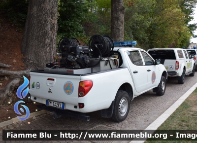 Mitsubishi L200 IV serie 
Protezione Civile 
Regione Abruzzo
Cod.Automezzo 100
Assegnato Temporaneamente al gruppo pc comunale di Sulmona (AQ)
Parole chiave: Mitsubishi L200_IVserie