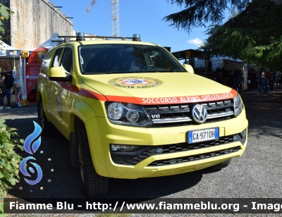 Volkswagen Amarok 
Corpo Nazionale Soccorso Alpino e Speleologico
CNSAS Abruzzo
Allestimento Bartolini&Bellezza2
Decorazione Grafica Nadia Ferracci
Parole chiave: Volkswagen Amarok