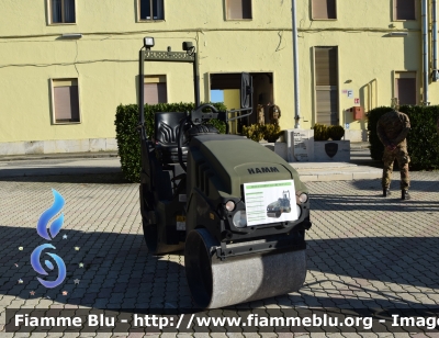 Hamm HD 8VV
Esercito Italiano
IX Reggimento Alpini L'Aquila
Rullo Compattatore
MACC.OP. EI DB 384
Parole chiave: Hamm HD_8VV MACC.OP.EIDB384