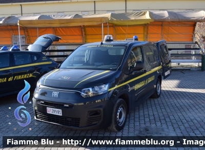 Fiat Doblò V serie
Guardia di Finanza
Unità Cinofile
Allestimento Autocarrozzeria Moderna
GdiF 289 BS
Parole chiave: Fiat Doblò_Vserie GDIF289BS