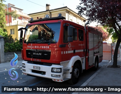 Man TGM 15.250 II serie
Vigili del Fuoco
Comando Provinciale di L'Aquila
AutoPompaSerbatoio Allestimento Bai
VF 29321
Parole chiave: Man TGM_15.250_IIserie VF29321