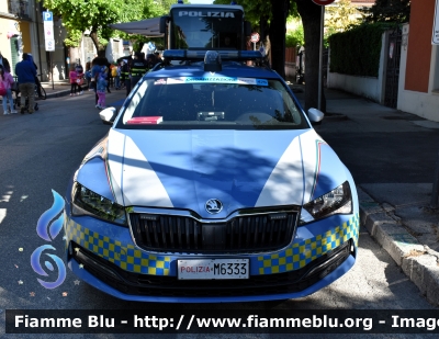 Skoda Superb III serie restyle
Polizia di Stato
Polizia Stradale
POLIZIA M6333
In Scorta al Giro D'Italia 2024
Auto 475
Parole chiave: Skoda Superb_IIIserie_restyle POLIZIAM6333 Giro_D&#039;Italia_2024