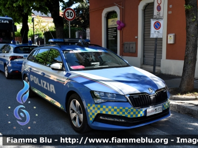 Skoda Superb III serie restyle
Polizia di Stato
Polizia Stradale
POLIZIA M6333
In Scorta al Giro D'Italia 2024
Auto 475
Parole chiave: Skoda Superb_IIIserie_restyle POLIZIAM6333 Giro_D&#039;Italia_2024