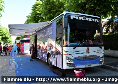 Iveco Crossway II serie
Polizia di Stato 
Polizia Stradale
"Pullman Azzurro"
Allestimento Elevox
POLIZIA M6898
Presente ad ogni partenza di tappa del Giro D'Italia 2024
Automezzo 476
Parole chiave: Iveco Crossway_IIserie POLIZIAM6898 Giro_D'Italia_2024