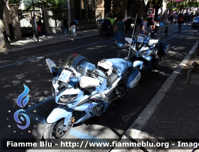 Yamaha FJR 1300 II serie
Polizia di Stato
Polizia Stradale
Allestimento Elevox 
POLIZIA G3102
In Scorta al Giro D'Italia 2024
Moto 28
Parole chiave: Yamaha FJR_1300_IIserie POLIZIAG3102 Giro_D&#039;Italia_2024