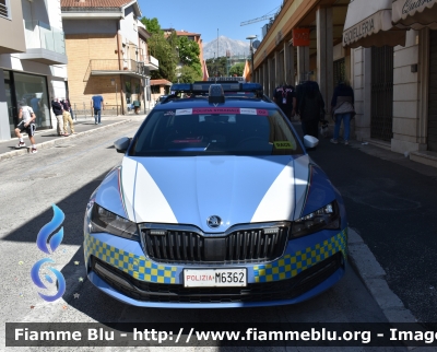 Skoda Superb Wagon III serie restyle
Polizia di Stato
Polizia Stradale
Allestimento Focaccia
POLIZIA M6362
In Scorta al Giro D'Italia 2024
Auto 02
Parole chiave: Skoda Superb_Wagon_IIIserie_restyle POLIZIAM6362Giro_D&#039;Italia_2024