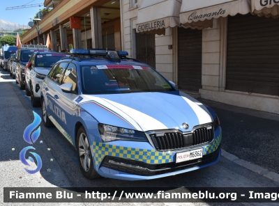 Skoda Superb Wagon III serie restyle
Polizia di Stato
Polizia Stradale
Allestimento Focaccia
POLIZIA M6362
In Scorta al Giro D'Italia 2024
Auto 02
Parole chiave: Skoda Superb_Wagon_IIIserie_restyle POLIZIAM6362Giro_D&#039;Italia_2024