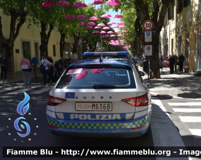 Skoda Superb Wagon III serie restyle
Polizia di Stato 
Polizia Stradale
Allestimento Focaccia
POLIZIA M6368
In Scorta al Giro D'Italia 2024
Auto 04
Parole chiave: Skoda Superb_Wagon_IIIserie_restyle POLIZIAM6368Giro_D&#039;Italia_2024