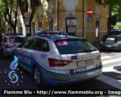 Skoda Superb Wagon III serie restyle
Polizia di Stato 
Polizia Stradale
Allestimento Focaccia
POLIZIA M6368
In Scorta al Giro D'Italia 2024
Auto 04
Parole chiave: Skoda Superb_Wagon_IIIserie_restyle POLIZIAM6368Giro_D&#039;Italia_2024