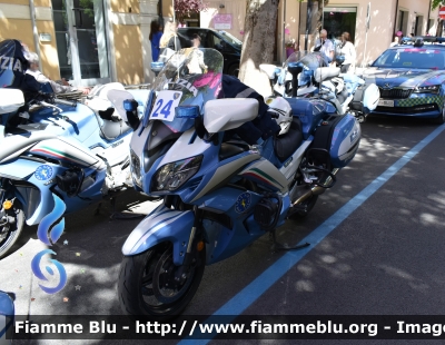 Yamaha FJR 1300 II serie
Polizia di Stato
Polizia Stradale
Allestimento Elevox
POLIZIA G3081
In Scorta al Giro D'Italia 2024
Moto 24
Parole chiave: Yamaha FJR_1300_IIserie POLIZIAG3081 Giro_D&#039;Italia_2024