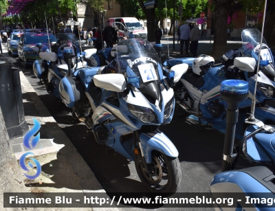 Yamaha FJR 1300 II serie
Polizia di Stato
Polizia Stradale
Allestimento Elevox
In Scorta al Giro D'Italia 2024
Moto 21
Parole chiave: Yamaha FJR_1300_IIserie Moto_21 Giro_D&#039;Italia_2024