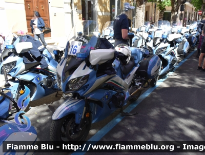 Yamaha FJR 1300 II serie
Polizia di Stato 
Polizia Stradale
Allestimento Elevox
POLIZIA G3134
In Scorta al Giro D'Italia 2024
Moto 16
Parole chiave: Yamaha FJR_1300_IIserie POLIZIAG3134 Giro_D&#039;Italia_2024