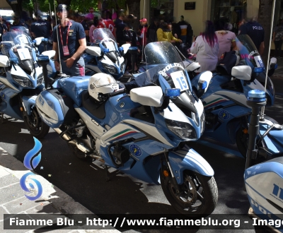 Yamaha FJR 1300 II serie
Polizia di Stato 
Polizia Stradale
Allestimento Elevox
POLIZIA G3158
In Scorta al Giro D'Italia 2024
Moto 15
Parole chiave: Yamaha FJR_1300_IIserie POLIZIAG3158 Giro_D&#039;Italia_2024