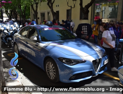 Alfa Romeo Nuova Giulia Q4 restyle
Polizia di Stato 
Polizia Stradale
POLIZIA N5999
In Scorta al Giro D'Italia 2024
Auto 01
Parole chiave: Alfa-Romeo Nuova_Giulia_Q4_restyle POLIZIAN5999Giro_D'Italia_2024