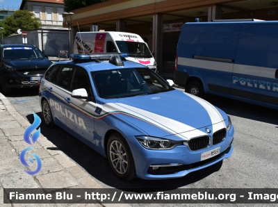 Bmw 320 Touring F31 III restyle
Polizia di Stato 
Polizia Stradale
Allestimento Focaccia
POLIZIA M3650
Parole chiave: Bmw 320_Touring_F31_IIIrestyle POLIZIAM3650