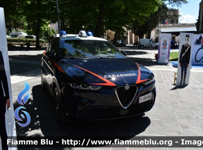 Alfa Romeo Tonale
Carabinieri
Nucleo Operativo Radiomobile
Allestimento FCA
CC EN 864
Parole chiave: Alfa-Romeo Tonale CCEN864