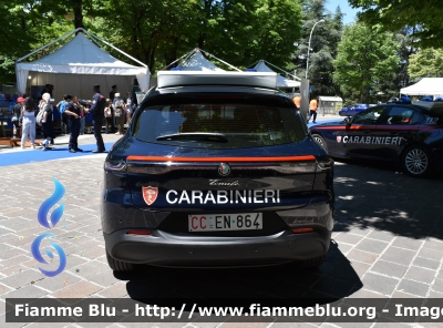 Alfa Romeo Tonale
Carabinieri
Nucleo Operativo Radiomobile
Allestimento FCA
CC EN 864
Parole chiave: Alfa-Romeo Tonale CCEN864