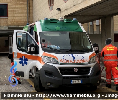 Fiat Ducato X290 
Croce Verde Pratola Soccorso 
Allestimento ODONE 
Parole chiave: Fiat Ducato_X290 Ambulanza