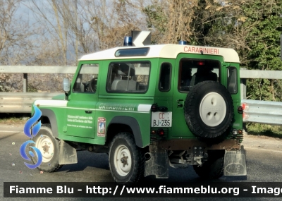 Land-Rover Defender 90 
Carabinieri 
Comando Carabinieri unità per la tutela Forestale Ambientale ed Agroalimentare 
Parco Nazionale del Gran Sasso e Monti Della Laga 
CC BJ 235
Parole chiave: Land-Rover Defender_90 CCBJ235