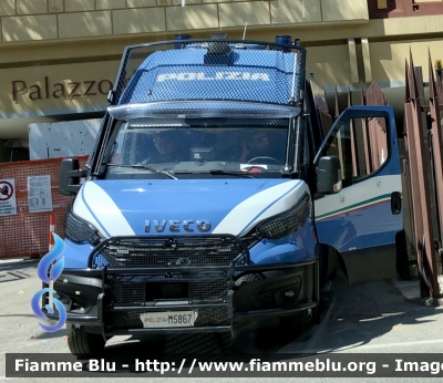 Iveco Daily VI serie restyle 
Polizia di Stato 
Reparto Mobile 
Allestimento Sperotto 
POLIZIA M5867
Parole chiave: Iveco Daily_Viserie_restyle POLIZIAM5867