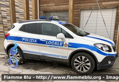 Opel Mokka 
Polizia Locale 
Comune di Amatrice 
Allestimento Bertazzoni 
POLIZIA LOCALE YA 183 AL 
Parole chiave: Opel Mokka POLIZIALOCALEYA183AL