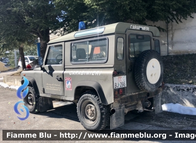 Land Rover Defender 90
Carabinieri 
Comando Carabinieri unità per la tutela Forestale Ambientale ed Agroalimentare 
Stazione Parco Nazionale del Gran Sasso e Monti della Laga
CC BJ 266
Parole chiave: Land-Rover Defender_90 CCBJ266