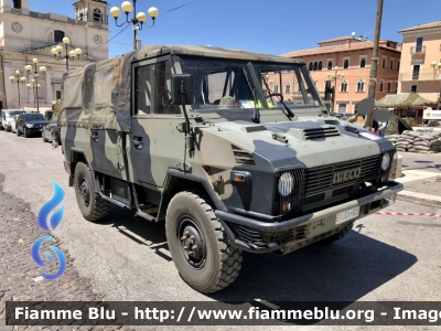 Iveco VM90 
Esercito Italiano 
9’ reggimento Alpini L’Aquila 
EI CI 925
Parole chiave: Iveco VM90 EICI925