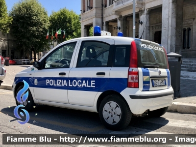 Fiat Nuova Panda I serie 
Polizia Locale 
Comune di Avezzano 

Parole chiave: Fiat Nuova_Panda_Iserie