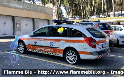 Renault Laguna Grandtour II serie 
ASL n4 di Teramo
118 Abruzzo Soccorso 
C.O. Di Teramo 
Automedica 
Allestimento Aricar 
Parole chiave: Renault Laguna_Grandtour_IIserie Automedica