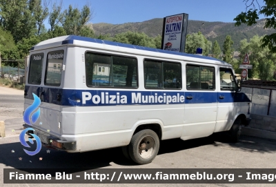 Alfa Romeo AR8 
Polizia Municipale 
Comune di Luco Dei Marsi 
Parole chiave: Alfa-Romeo AR8