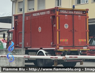 Iveco EuroCargo 180E28 II serie 
Vigili del Fuoco 
Comando provinciale di L’Aquila 
Nucleo N.B.C.R.
Allestimento Iveco-Magirus 
VF 23717
Parole chiave: Iveco EuroCargo_180E28_IIserie VF23717