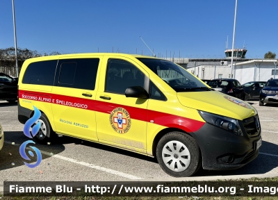 Mercedes-Benz Vito III serie 
Corpo Nazionale Soccorso Alpino e Speleologico 
CNSAS Abruzzo 
Club Alpino Italiano 
Regione Abruzzo 
Parole chiave: Mercedes-Benz Vito_IIIserie