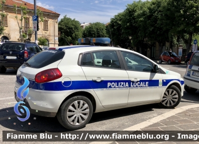 Fiat Nuova Bravo 
Polizia Locale 
Comune di Avezzano 
POLIZIA LOCALE YA 301 AH 
Allestimento Bertazzoni 
Parole chiave: Fiat Nuova_Bravo POLIZIALOCALEYA301AH