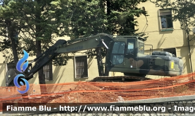 Komatsu PC210NLC 
Esercito Italiano 
9’ reggimento Alpini L’Aquila 
Battaglione Multifunzionale Vicenza 
Parole chiave: Komatsu PC210NLC