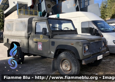 Land-Rover Defender 110 HCPU
Carabinieri 
Comando Carabinieri unità per la tutela Forestale Ambientale ed Agroalimentare 
Ministero dell’Ambiente 
Servizio Conservazione della Natura 
Parco Nazionale del Gran Sasso e Monti della Laga 
CC BJ 249
Parole chiave: Land-Rover Defender_110_HCPU