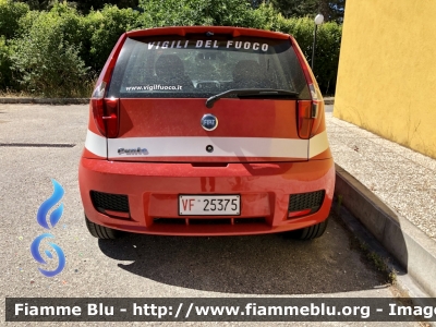 Fiat Punto III serie 
Vigili del Fuoco 
Comando provinciale di Teramo 
Versione 3 Porte 
VF 25375
Parole chiave: Fiat Punto_IIIserie VF25375