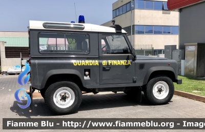 Land Rover Defender 90
Guardia di Finanza 
GdiF 327 AT 
Parole chiave: Land-Rover Defender_90 GDIF327AT