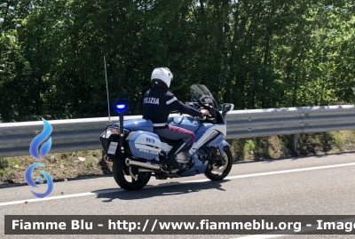 Yamaha FJR 1300 II serie 
Polizia di Stato 
Polizia Stradale 
Allestimento Elevox 
POLIZIA G3094
In Scorta al Giro d’Italia 
Moto “10”
Parole chiave: Yamaha_FJR1300 II serie Polizia Stradale Giro d’Italia