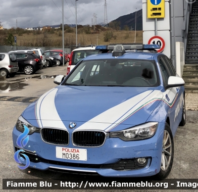 Bmw 320 Touring F31 restyle 
Polizia di Stato 
Polizia Stradale 
Allestimento Marazzi 
Decorazione Grafica Artlantis 
POLIZIA M0386
Parole chiave: Bmw 320_Touring_F31_restyle POLIZIAM0386