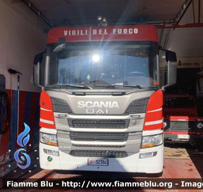 Scania P370
Vigili del Fuoco 
Comando Provinciale di L’Aquila 
Distaccamento Permanente di Sulmona 
AutoBottePompa allestimento Bai 
VF 32384
Parole chiave: Scania P370 VF32384